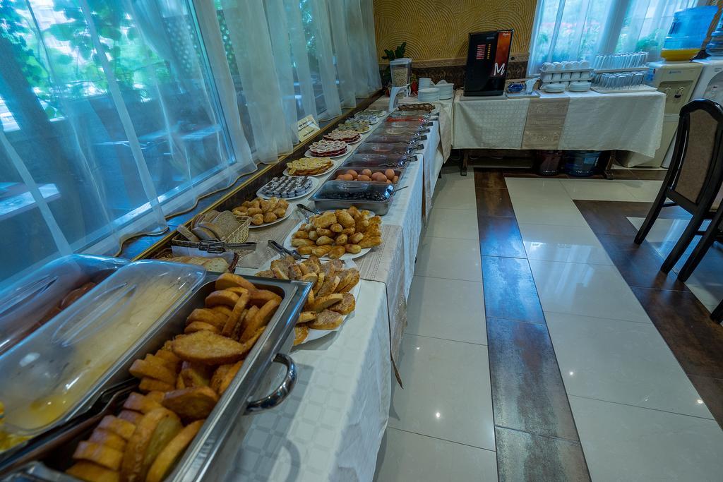 Hotel Luxor Lozenec Kültér fotó