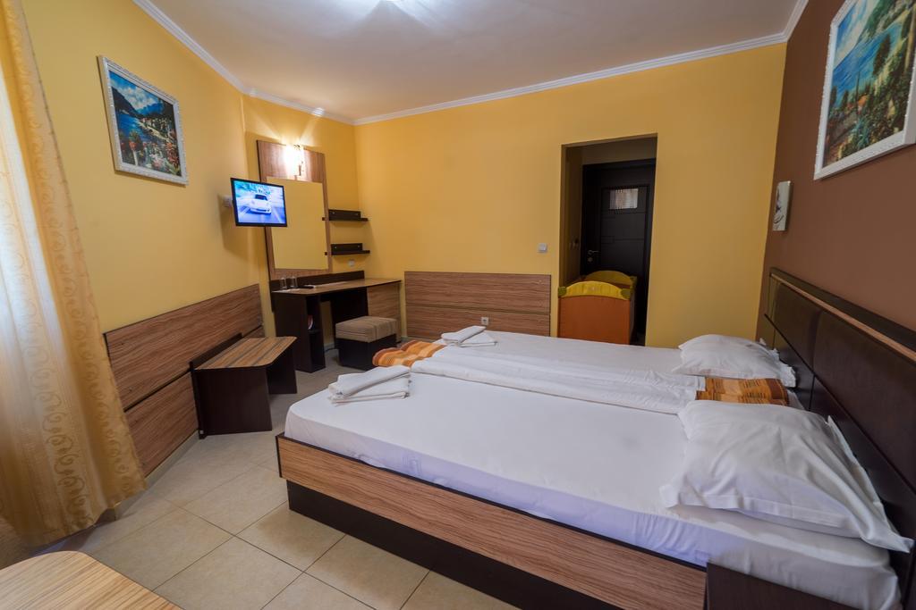 Hotel Luxor Lozenec Kültér fotó